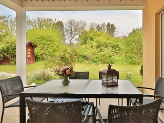 überdachte Terrasse