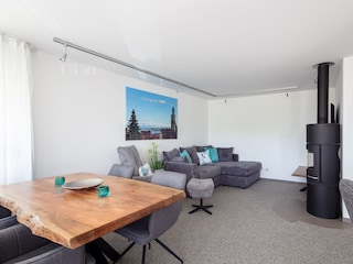 Offenes Wohn- / Esszimmer mit Schwedenofen