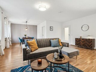 Gemütliche Couch (mit Schlaffunktion)