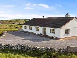 Bungalow Clifden Outdoor Recording 1