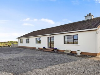 Bungalow Clifden Outdoor Recording 4