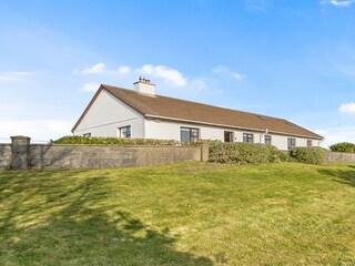 Bungalow Clifden Outdoor Recording 4