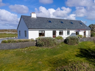 Bungalow Clifden Outdoor Recording 2