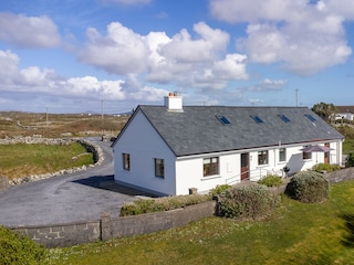 Bungalow Clifden Outdoor Recording 5