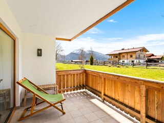 Balkon mit Liegebereich und herrlichem Ausblick