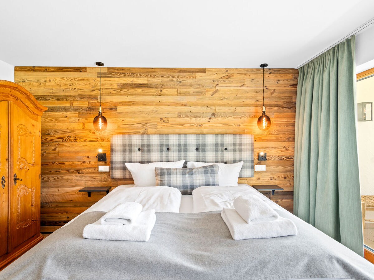 Ferienwohnung Luxus Studio Stadlhorn | Pool, Sauna & Bergblick