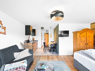 Blick vom Wohnbereich in die die Küche