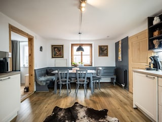 Gemeinschaftsküche mit Essplatz