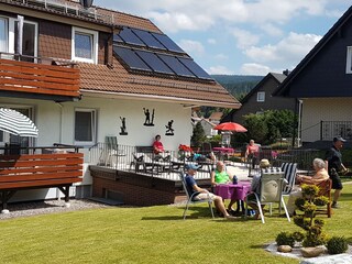 Erholen Sie sich im Garten vom Stress des Alltags