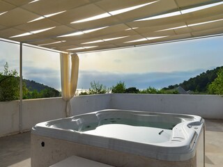 Jacuzzi