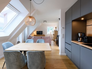 Küche und Essbereich