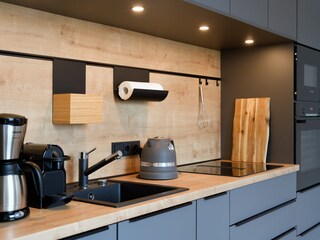 Küche mit hochwertigen Elektrogeräten