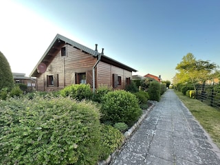 Idylle mit romantischen Blockbohlenhaus
