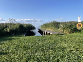 eigene Badestelle der Feriensiedlung, wenige Schritte