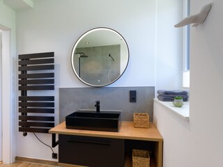 Bad mit elektrischem Badheizkörper