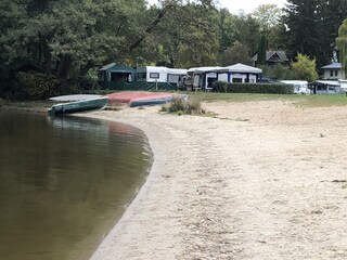 Strand mit  Campingplatz