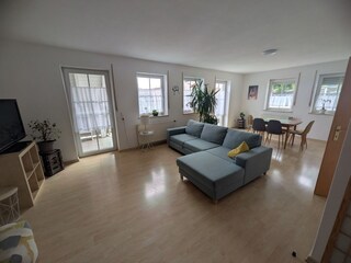 Wohnzimmer Wohnung EG Couchbereich