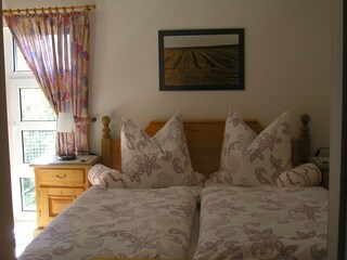 Schlafzimmer 1