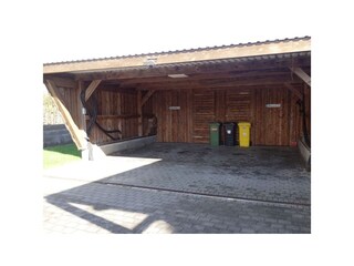 Das Carport ist für alle Vier- und Zweiräder zu nu[...]