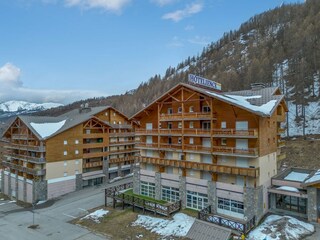 Apartment Uvernet-Fours Außenaufnahme 3