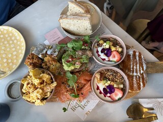 Frühstück im LiefsLies I 10min Spaziergang