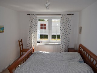 2. Schlafzimmer mit Doppelbett