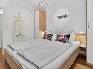 Ihr Schlafzimmer mit Fenster zur Nordseite (Garten)