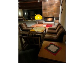 Lounge am Kamin