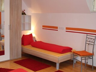 Sleeping room 2,  single bed