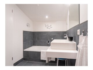 Badezimmer im Obergeschoss