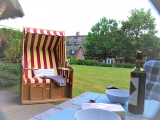 Südterrasse mit Strandkorb