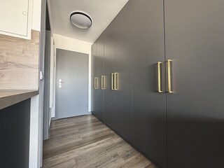 Großzügiger Kleiderschrank