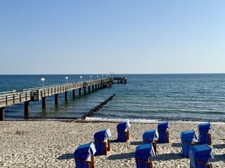 Seebrücke und Strand