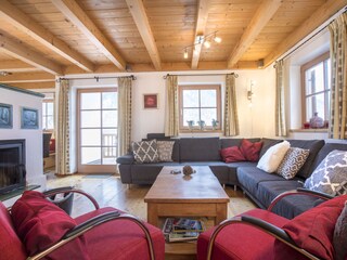 1st floor living room met terras doors