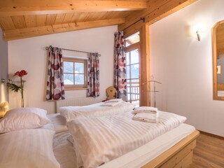 Sleepingroom 2, 2nd floor, with door to little terras