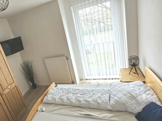 Schlafzimmer mit Doppelbett