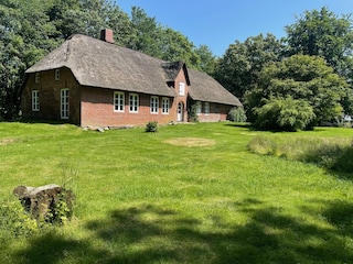 Risum-Hof im Sommer