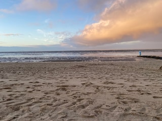 weitläufiger Sandstrand