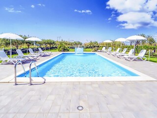 Der Gemeinschaftspool am Meer