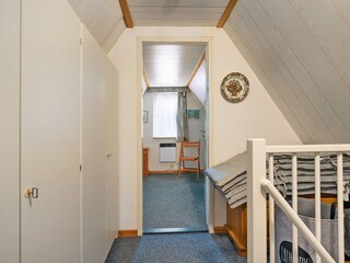 Ausreichend Schränke vorhanden für Ihre Kleidung.