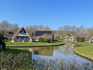 Einen schönen Blick auf den Fischteich vom Terrasse.