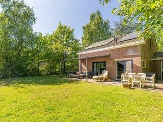 Der große umzäunte Garten