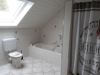 Badezimmer im Obergeschoss