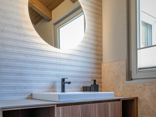 Bathroom "red/beige"