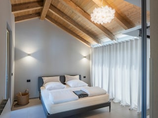 Schlafzimmer "rot/beige"