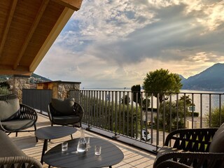 Terrassenblick über den See