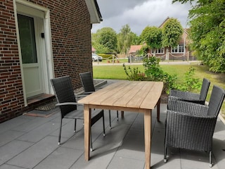 Terrasse mit Sitzgarnitur