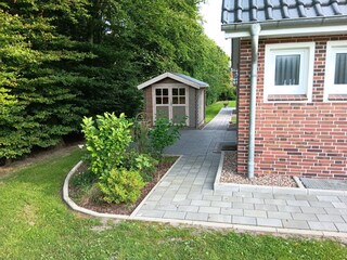 neues Gartenhaus für Fahrräder