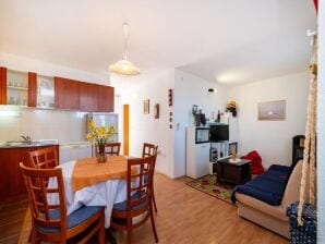 Ferienhaus Holiday Home Rovanjska - Three Bedroom House with Sea View - Rovanjska - image1