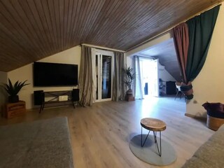 Apartment Zastražišće Ausstattung 1